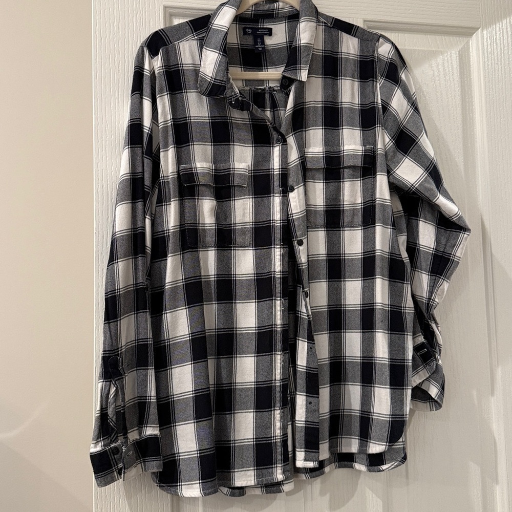 GAP Factory Black and White Plaid Button Down Shirt - Picture 3 of 3